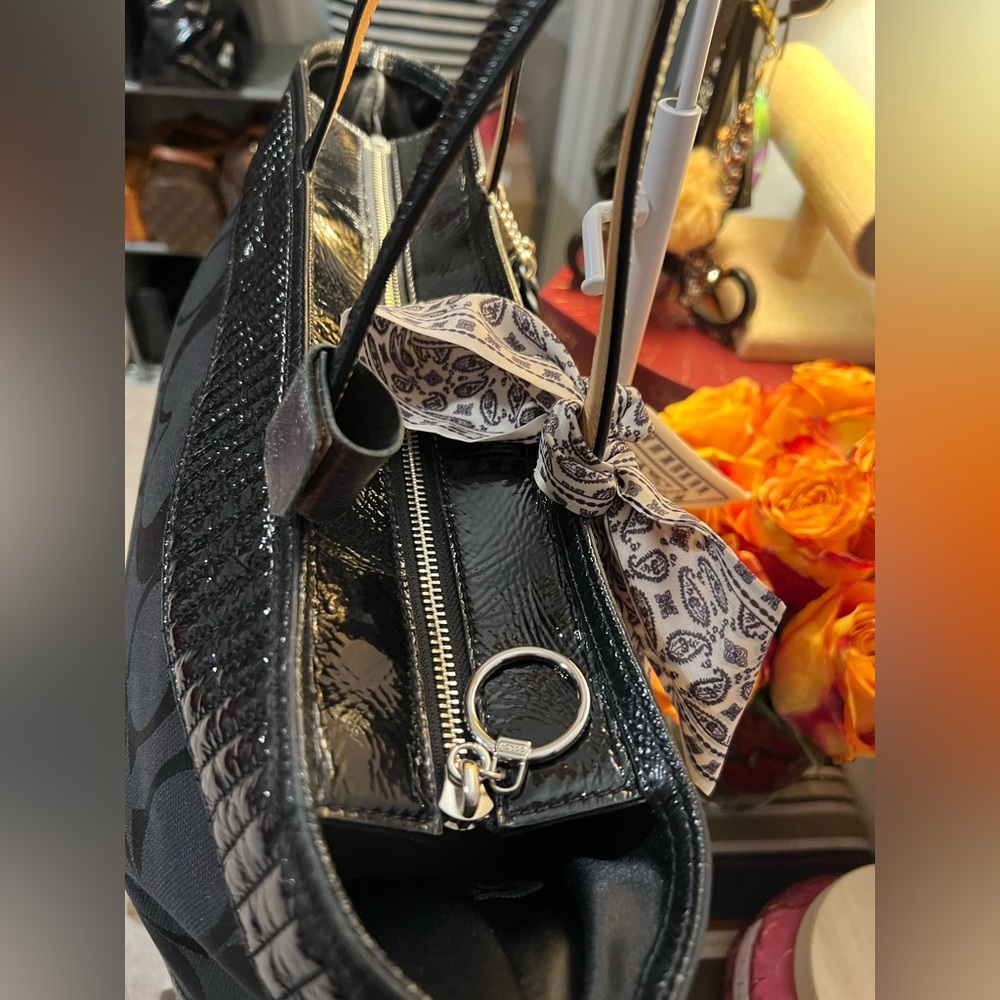 Coach 2011 POPPY Liquid Gloss Patent Leather Signature C Cloth Purse Tote - Picture 14 of 15